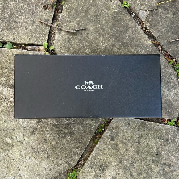 Coach Jill Leather Scalloped Brown Flats, size 10 - Picture 11 of 11